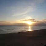 Parenthese En Bord De Mer, Vue Imprenable Sur L'infini Bleu