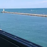 Parenthese En Bord De Mer, Vue Imprenable Sur L'infini Bleu Daire Le Grau-dʼAgde