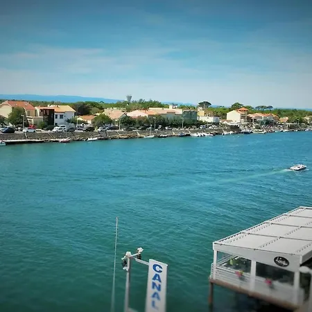 Parenthese En Bord De Mer, Vue Imprenable Sur L'infini Bleu Daire